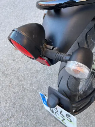 Moto UM Renegade Scrambler X Café 125