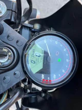 Moto UM Renegade Scrambler X Café 125