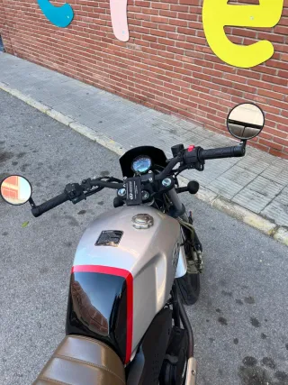 Moto UM Renegade Scrambler X Café 125