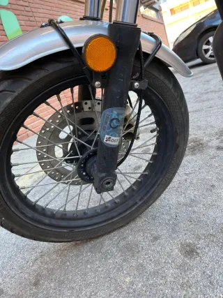 Moto UM Renegade Scrambler X Café 125