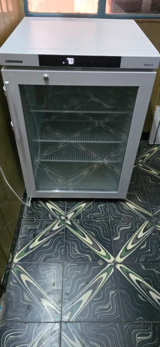 Nevera Liebherr con pantalla digital y cerradura