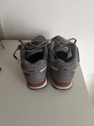 Zapatillas Nike MD Runner II Gris/Rojo