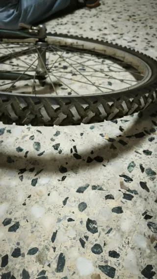 Bicicleta de montaña verde BH supra 100