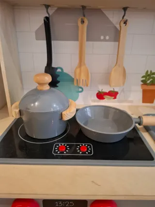 Cocinita de madera infantil