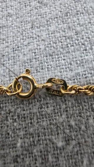 Cadena de oro con colgante de luna