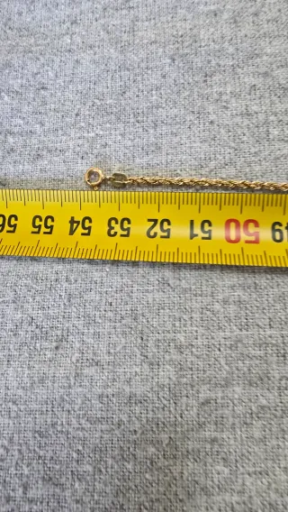 Cadena de oro con colgante de luna