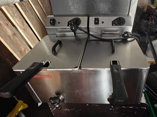 Freidora doble 7+7L con grifo 2x3500W