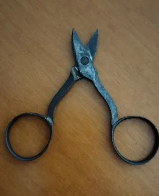 Antiche forbicine da manicure