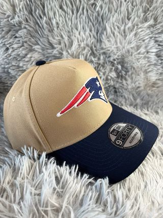 Gorra New Era 9FORTY Patriots Beige y Azul marino