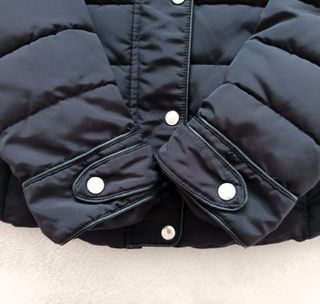 Chaquetón Chaqueta Corta con Capucha Negra