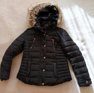 Chaquetón Chaqueta Corta con Capucha Negra