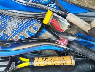 Lote de raquetas y palas.