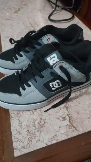 Zapatillas DC Shoes Negras y Grises