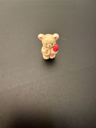 Figurita de oso con corazón