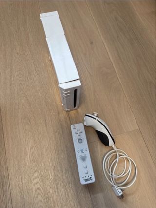 Nintendo Wii + Wii Sports Resort Pack