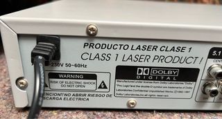 Televisor Samsung Negro y reproductor DVD