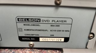 Televisor Samsung Negro y reproductor DVD