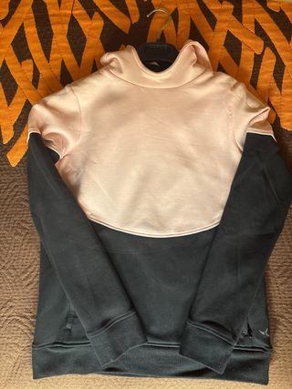 Sudadera bicolor rosa y negra