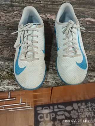 Botas de fútbol Nike niña talla 36