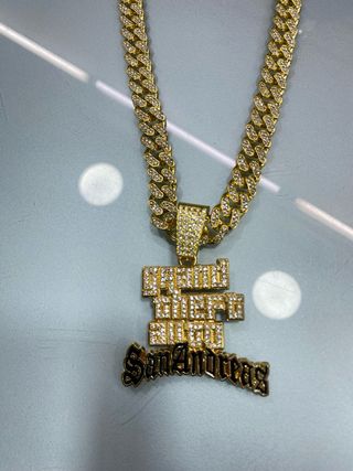 Collana GTA San Andreas con brillantini oro