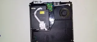 PS4 Fat para piezas - Daño por líquido