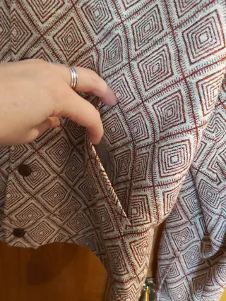 Chaqueta Hombre Beige y Rojo