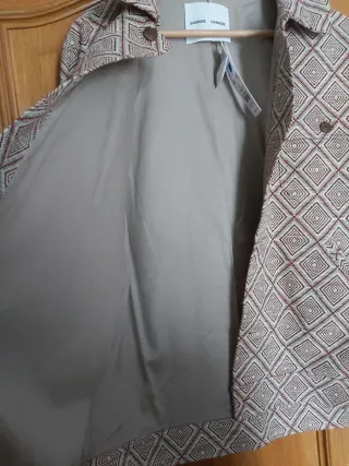 Chaqueta Hombre Beige y Rojo