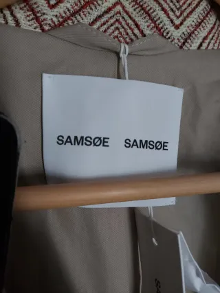 Chaqueta Hombre Beige y Rojo