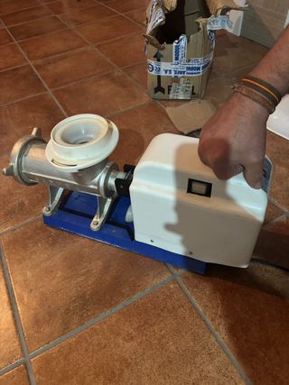 Picadora embutidora de carne  eléctrica