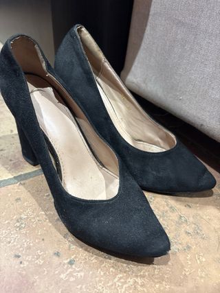 Zapatos de tacón Talla 37. Botas son talla 38.