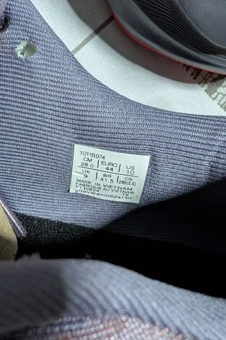 Zapatillas ASICS Novablast 5 Talla 44 Nuevas