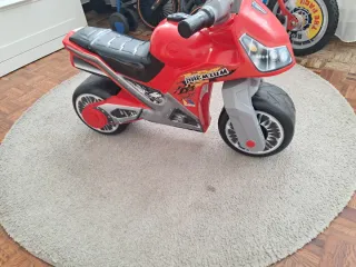 Moto y Camión Infantil y coches pequeños