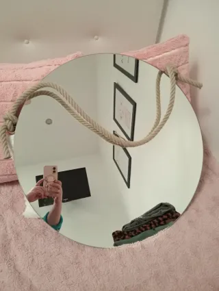 Espejo redondo con cuerda beige