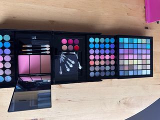 Set de maquillaje multicolor