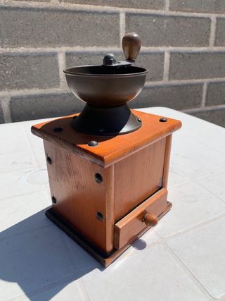 Macinino da caffè vintage in legno