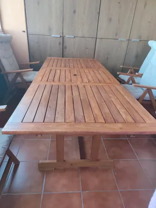 Mesa extensible madera maciza y sillas