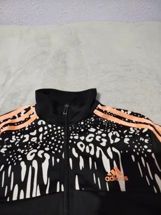Chaqueta Adidas Negra y Naranja