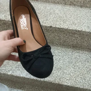 Sapatos pretos com laço n37