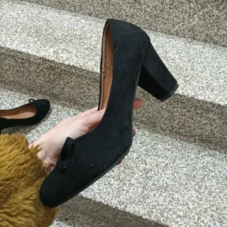 Sapatos pretos com laço n37