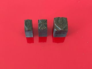 Conjunto sellos plomo y madera imprenta