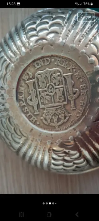 Catador antiguo de vino de plata con gema