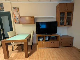 Mesa comedor + 4 sillas + 4 módulos