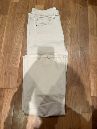 Pantalón campana beige
