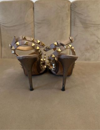 Valentino Garavani Rockstud Zapatos Tacón Beige/Or