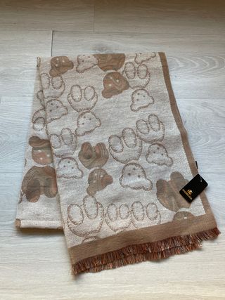 Bufanda con osos beige y marrón
