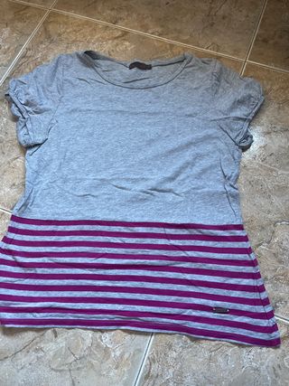 Camiseta gris y morada rayas manga corta