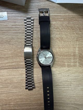 Reloj Seiko 5 Automático Plata/Negro