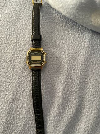 Reloj Casio Dorado y Negro