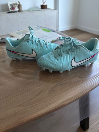 Botas de fútbol niño azul