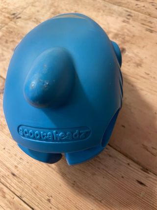 Cabeza patinete tiburón azul